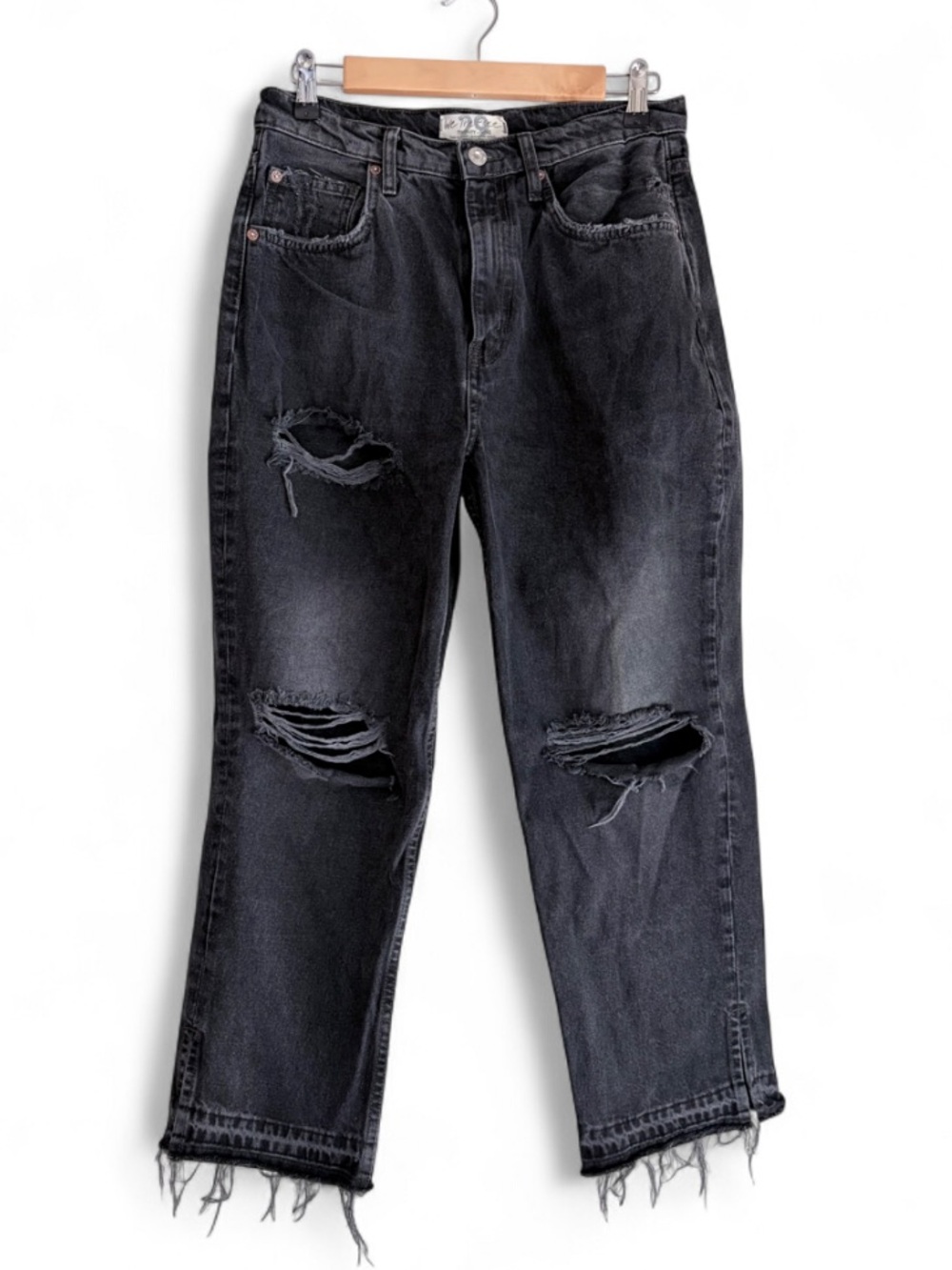We The Free Black Denim Ripped Knee Boyfriend Cropped Jeans Size 29
